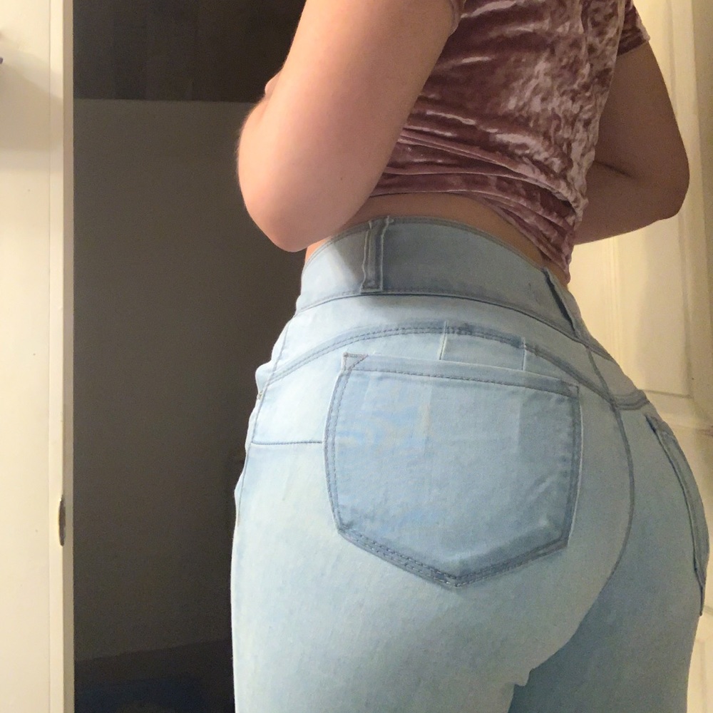 ‼️ HighWaisted Wax Jean Butt, I love you! Jeans ‼️